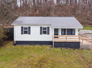 1520 Luci Mae Dr, Flatwoods, KY 41139