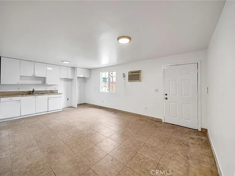 6827 Simpson Ave #4 — Photo 6
