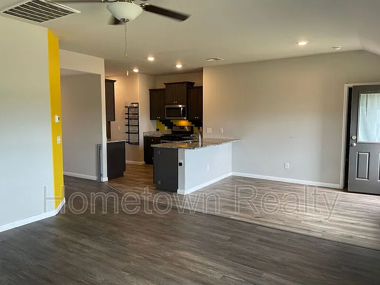 1712 Vermilion Ln — Photo 9