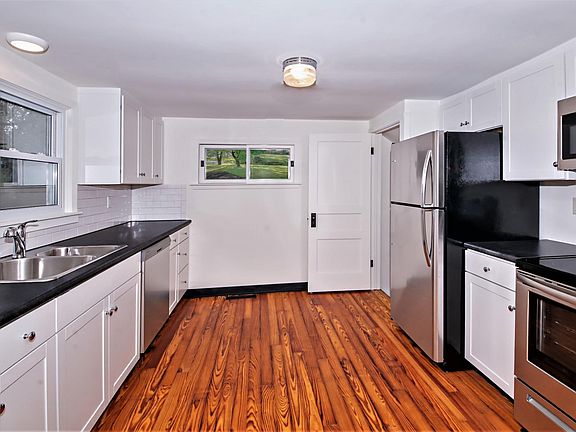 4th image of 642 Grant Ave