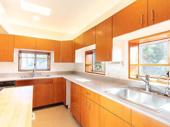 4th image of 3446 Sherbourne Dr