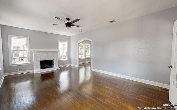 3rd image of 1543 Hicks Ave