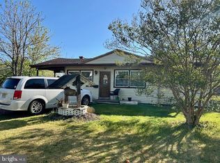 12 N Warwick Rd, Somerdale, NJ 08083