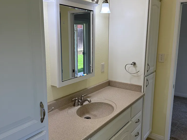 891 Rosewood Ave — Photo 14