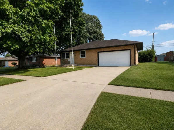 1243 Student Ave, Springfield, OH 45503
