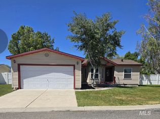 2011 Palace Pl, Heyburn, ID 83336