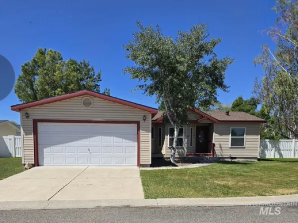 2011 Palace Pl, Heyburn, ID 83336