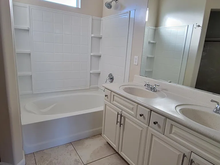Primary Bedroom bath