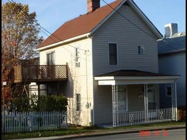 663 Wood St, California, PA 15419