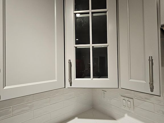 3rd image of 221 Frederick Dr
