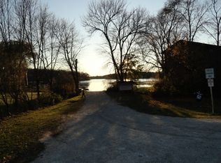 21300 121st St, Bristol, WI 53104
