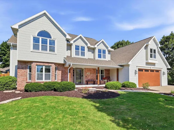 1900 Little Valley Ct, De Pere, WI 54115