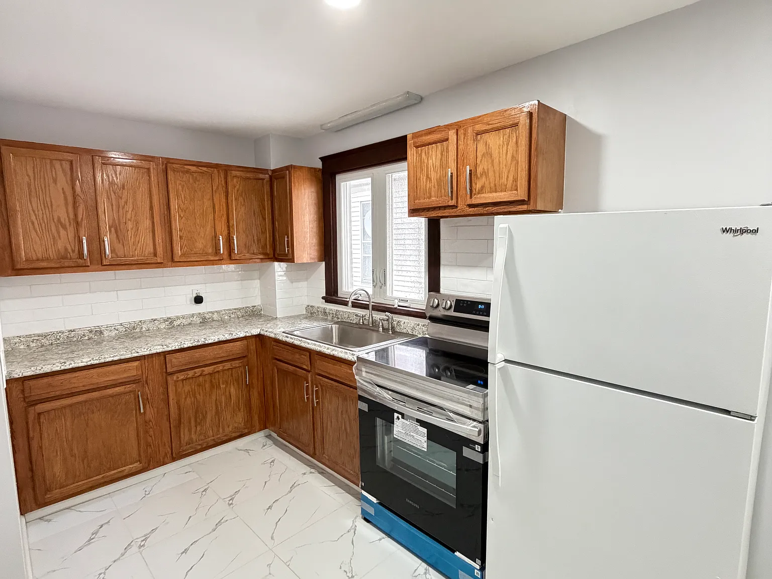 2 bed, 1200 sqft, $1,600 — Photo 2