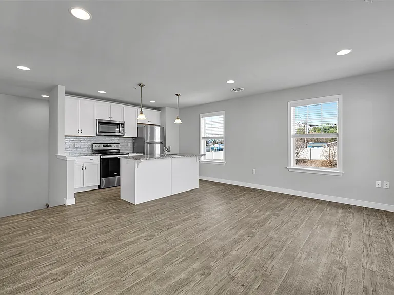 15 Pacific Blvd #K — Photo 10