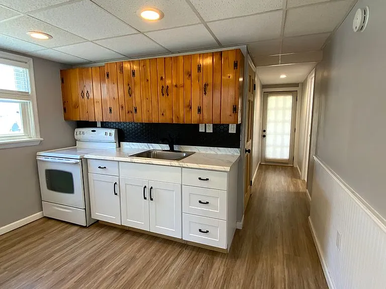 212 Cherry St — Photo 9