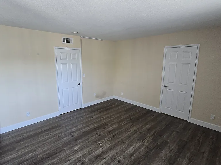9563 Graham St — Photo 15
