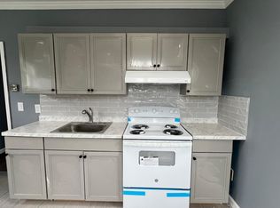 300 Barleau St FLOOR 1, Brentwood, NY 11717