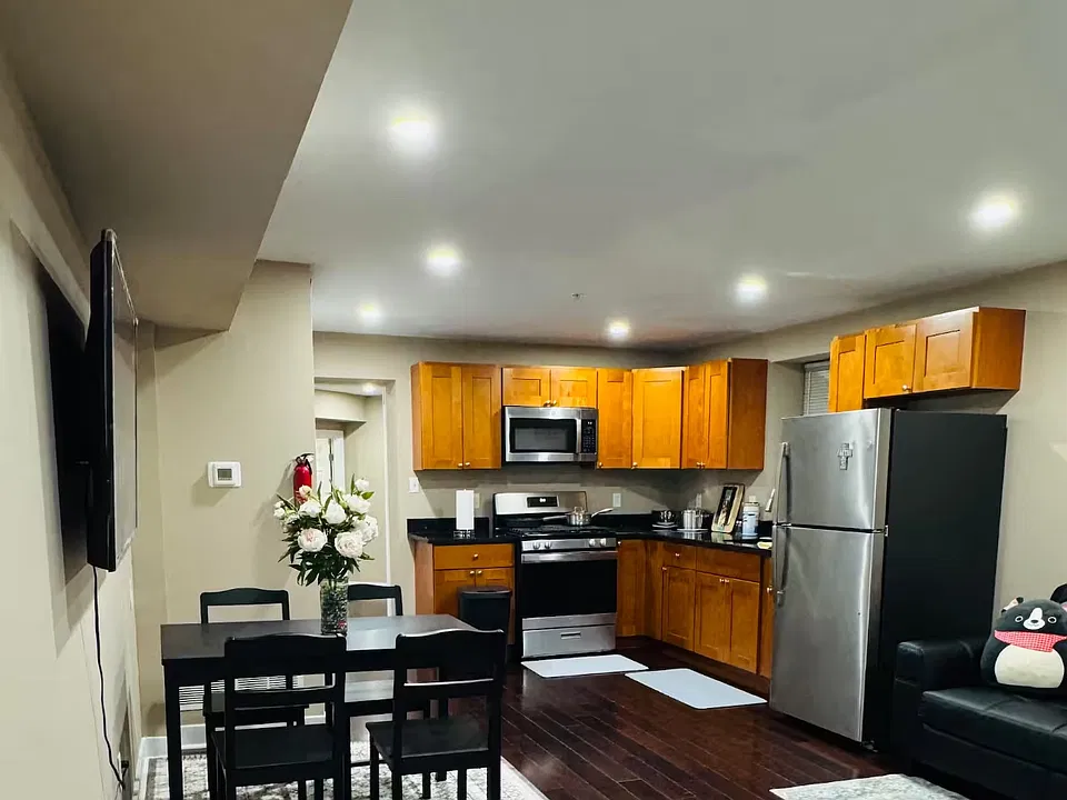 4416 Lancaster Ave #3