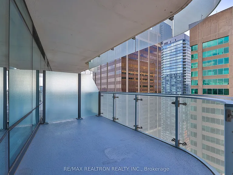 1 Bloor St E #3211 — Photo 22