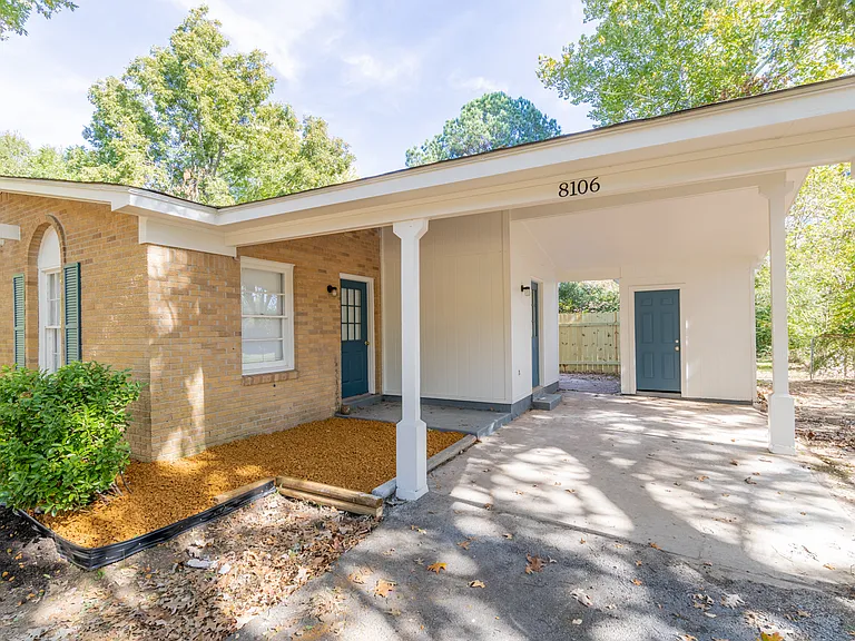 8106 Elmbrook Dr — Photo 2