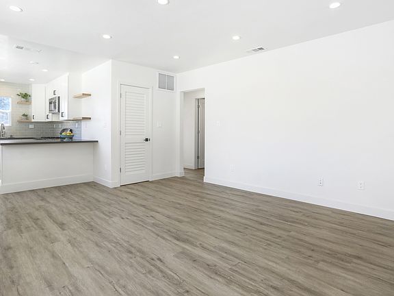 4th image of 3208 Larissa Dr #3208