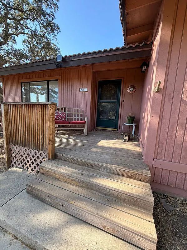 5 bed, 3.0 bath, 2524 sqft, $2,300 — Photo 4