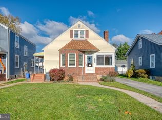 102 Hawthorne Ave, Pikesville, MD 21208