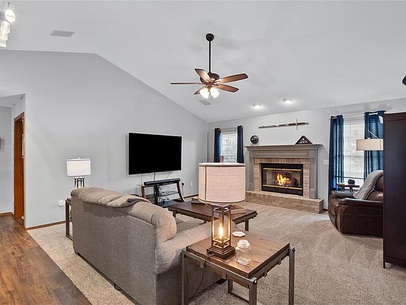 4th image of 947 Millikin Dr