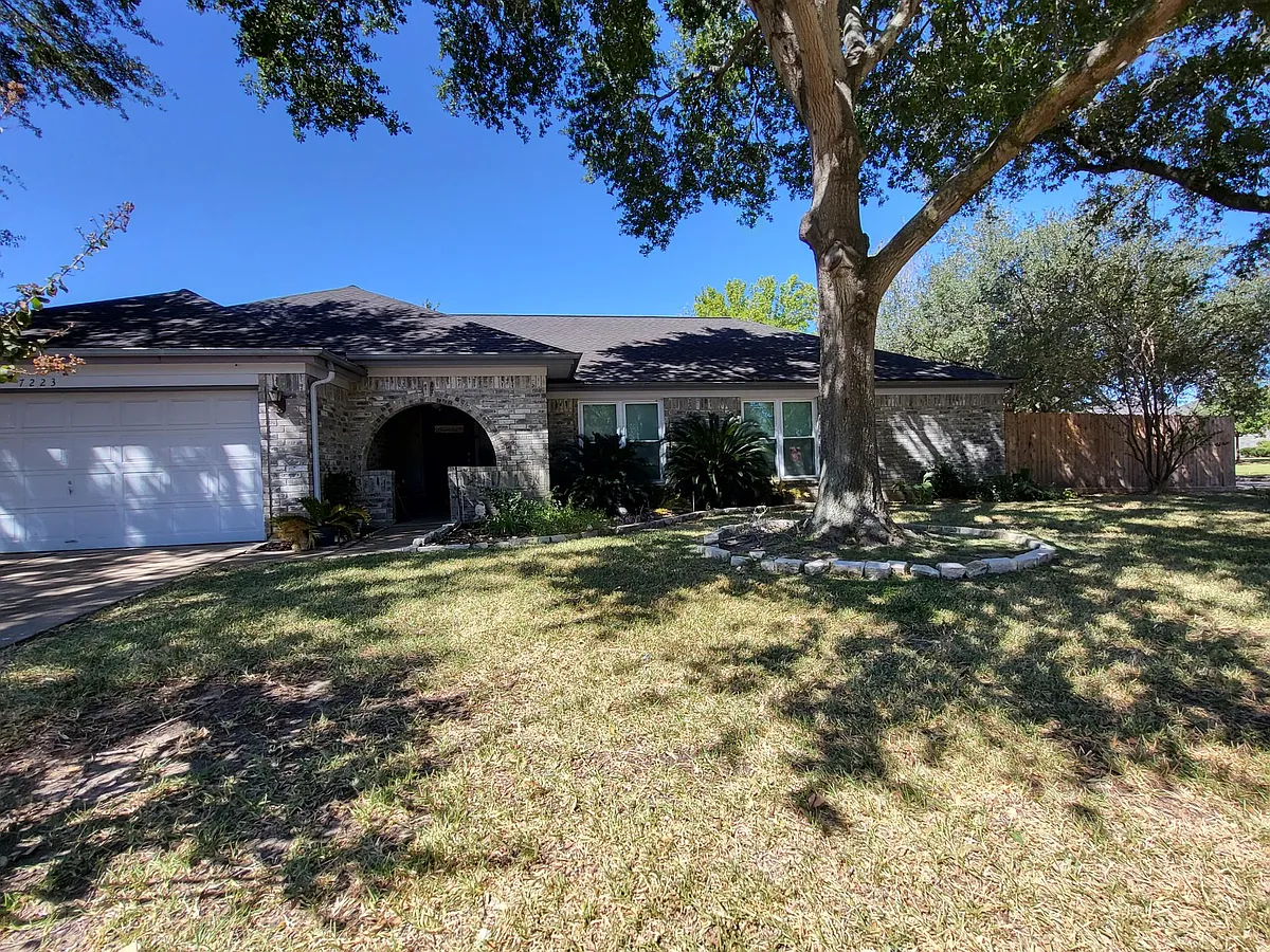 Front Yard & Garden - Street View - 7223 Yardley Dr