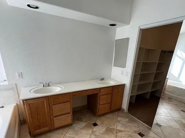 3237 E ROSEMONTE Drive, Phoenix, AZ 85050