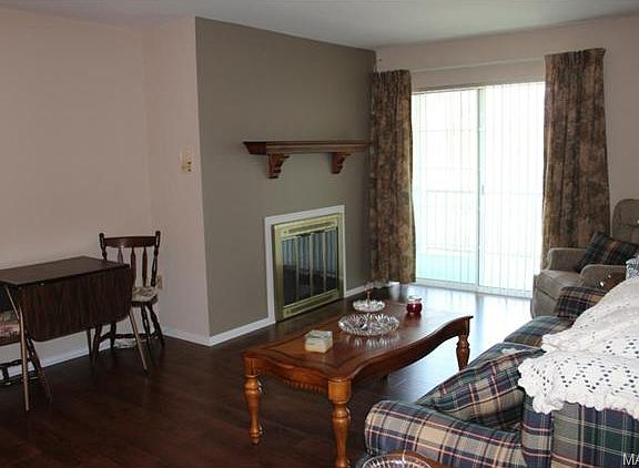 3rd image of 3107 Garnette Dr APT C1