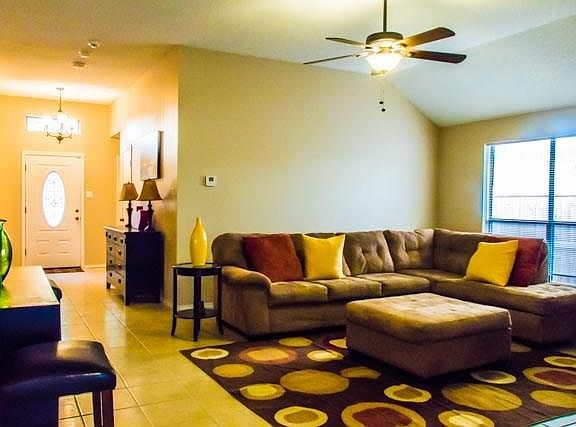 5th image of 322 Sierra Way