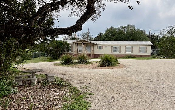 2nd image of 104 Lonesome Ln
