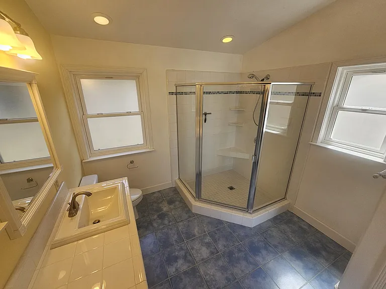 300 Trinidad St — Photo 18