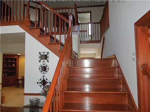 3rd image of 167 Dogwood Cir