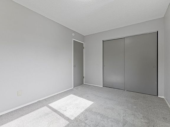 5th image of 14021 SE Stark St Unit 1-18