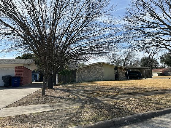 3rd image of 3206 Coral Rock Ln