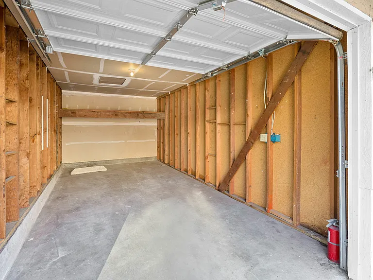 1405 1st Ave — Photo 32