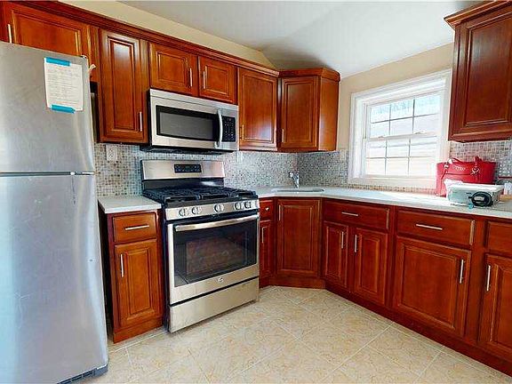 3rd image of 151-68 135th Ave