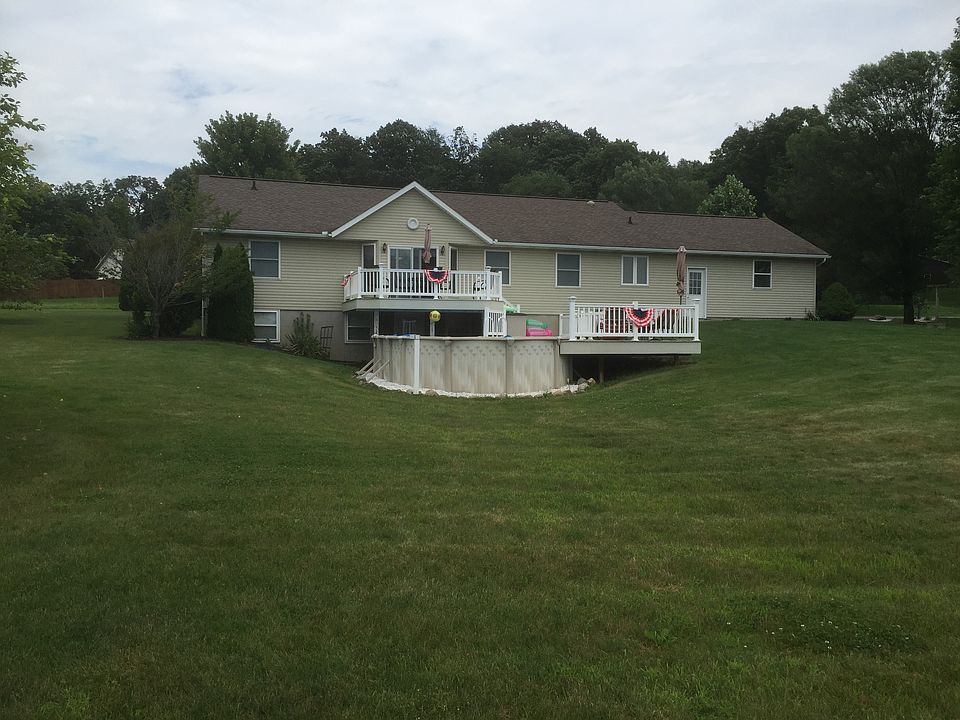 2nd image of 2627 Moser Rd