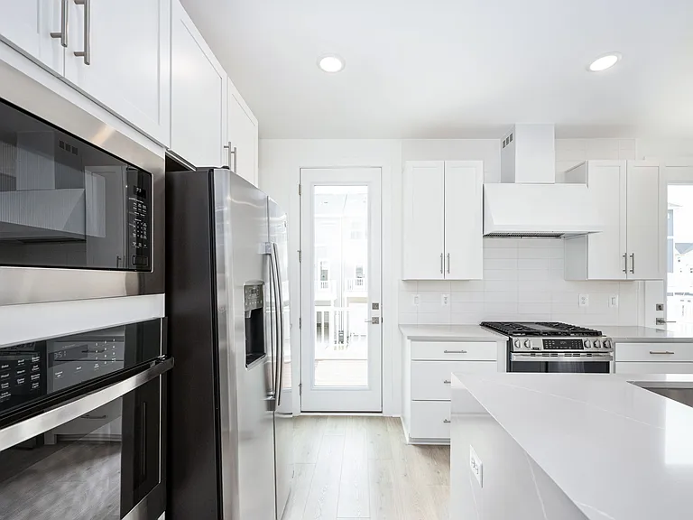9207 Forkleaf Oak Dr — Photo 36