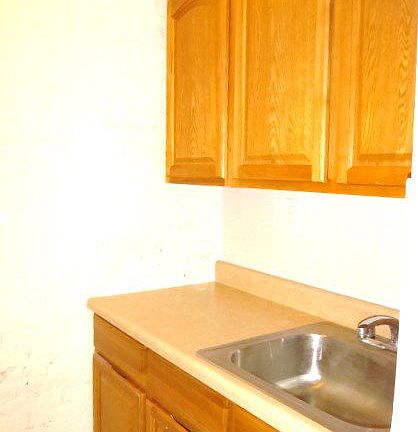5th image of 1324 2nd Ave APT 3D