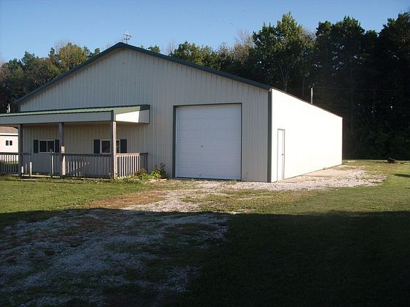 3rd image of 14900 Woodside Dr