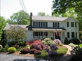 3 Quartz Ln, Trumbull, CT 06611