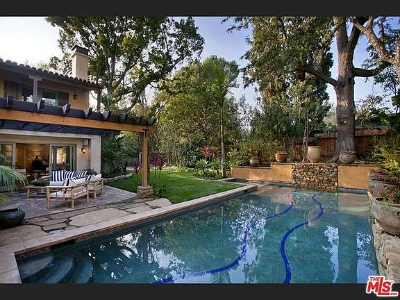 5th image of 588 Lorna Ln