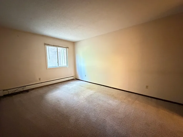 1700 Four Oaks Rd #124 — Photo 6
