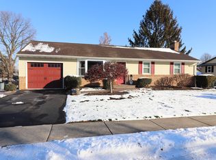 25 Park St, Akron, PA 17501