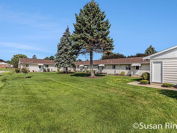 2nd image of 5952 Leisure South Dr SE