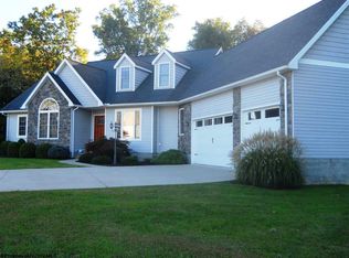 431 Fairlawn Dr, Buckhannon, WV 26201