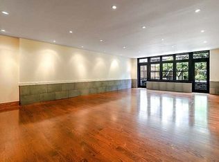 351 W 17th St, New York, NY 10011